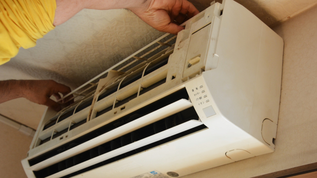 إصلاح مكيفات الهواء